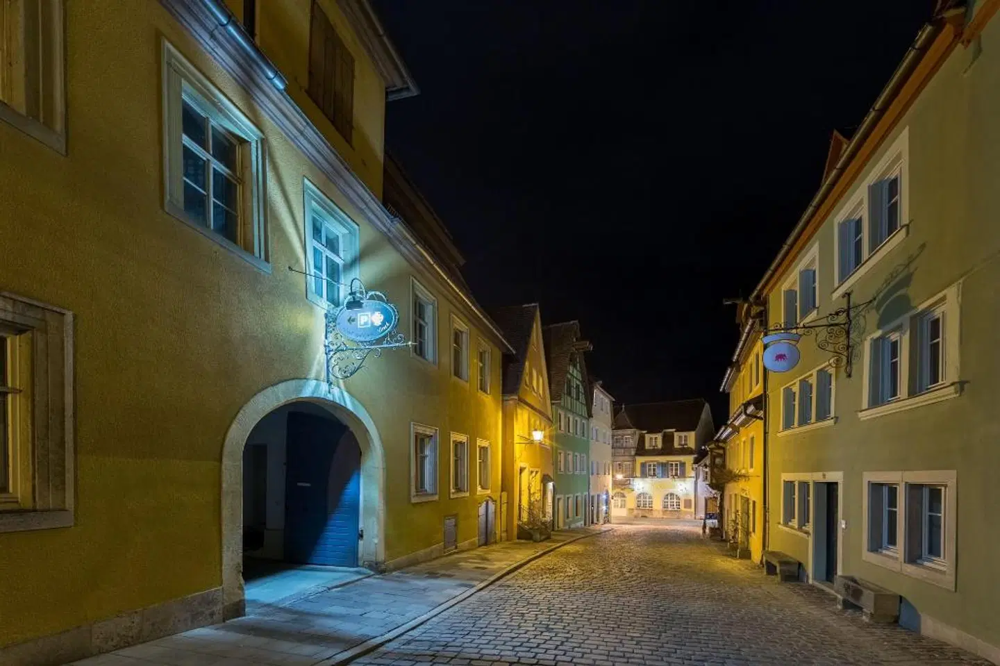 Hotel Goldener Hirsch EXTERIOR