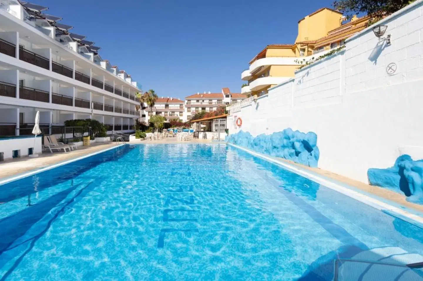 Apartamentos Pez Azul OUTDOOR_POOL