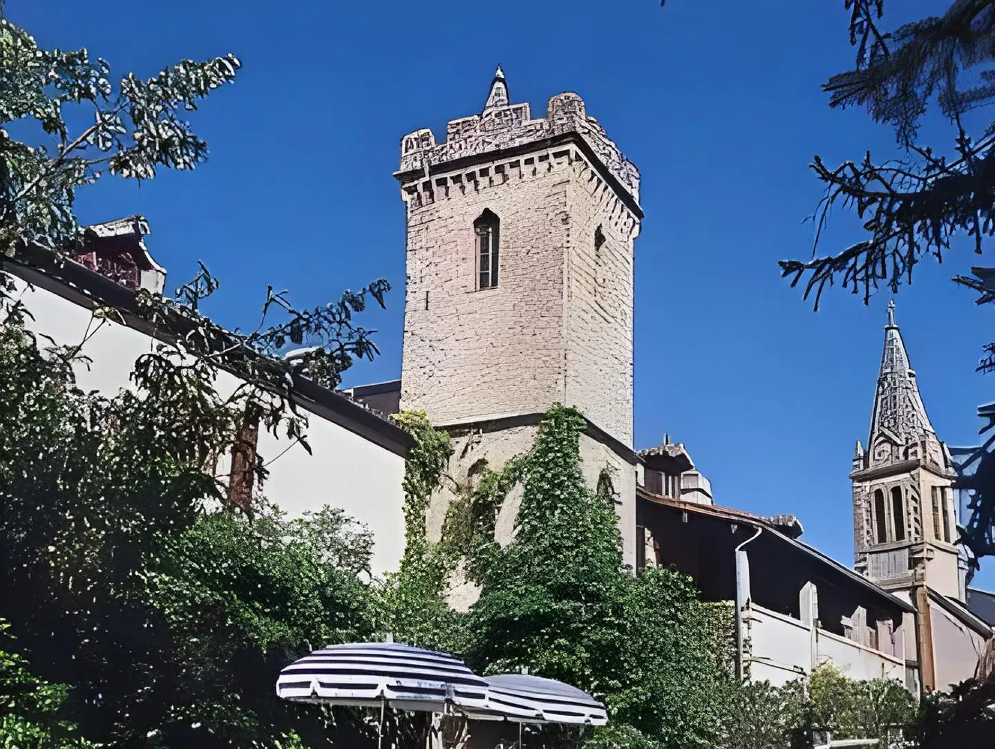 Chateau de Creissels EXTERIOR