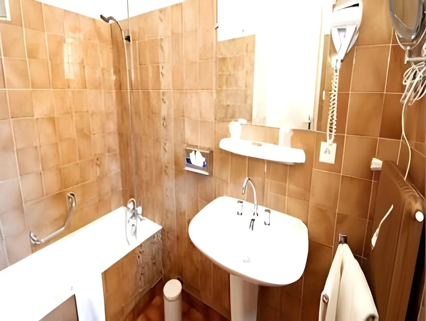 Chateau de Creissels Badezimmer