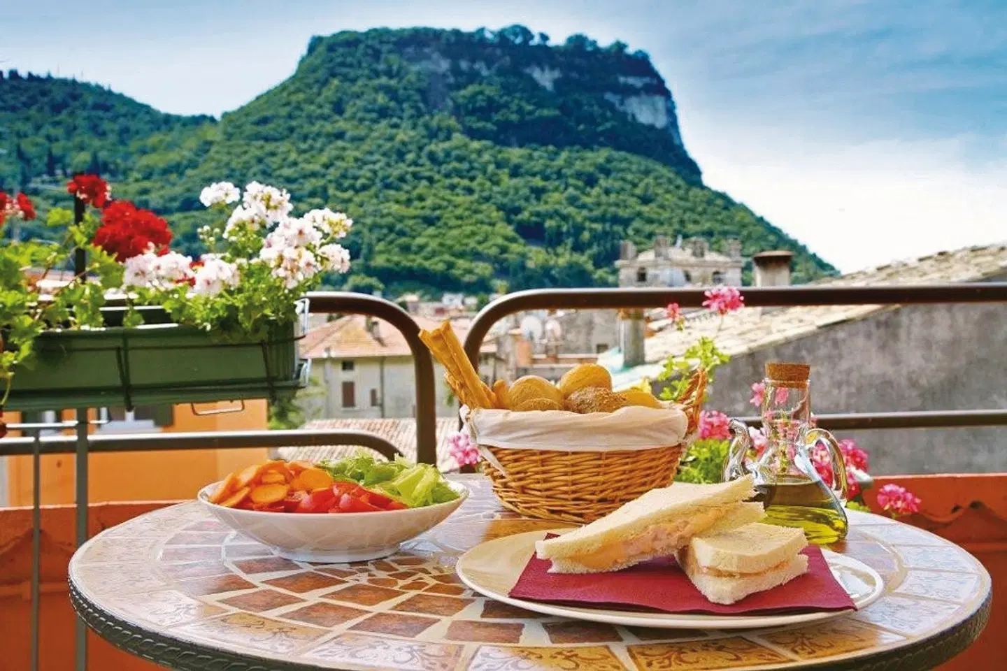 Cortina Restaurant