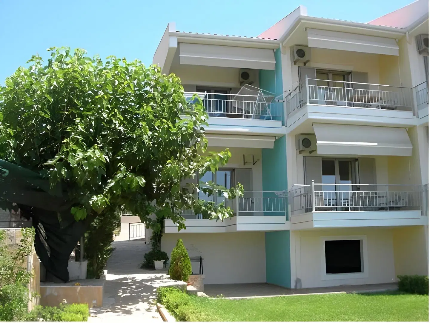Asfodelos EXTERIOR