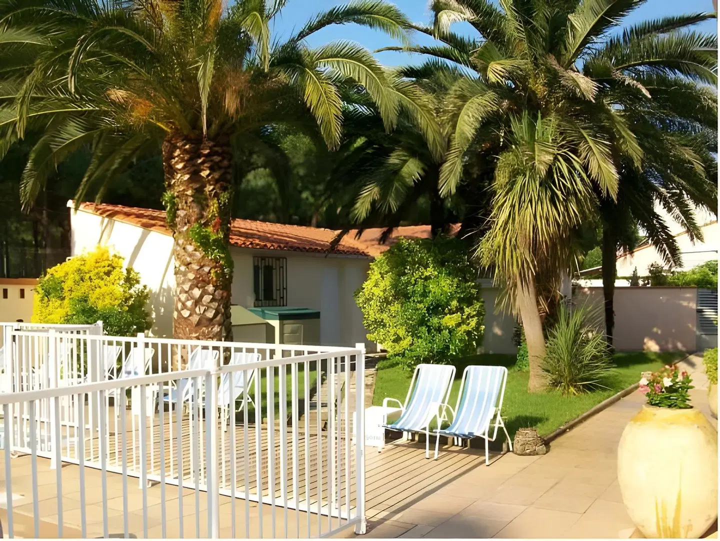 Plage des Pins Terrasse