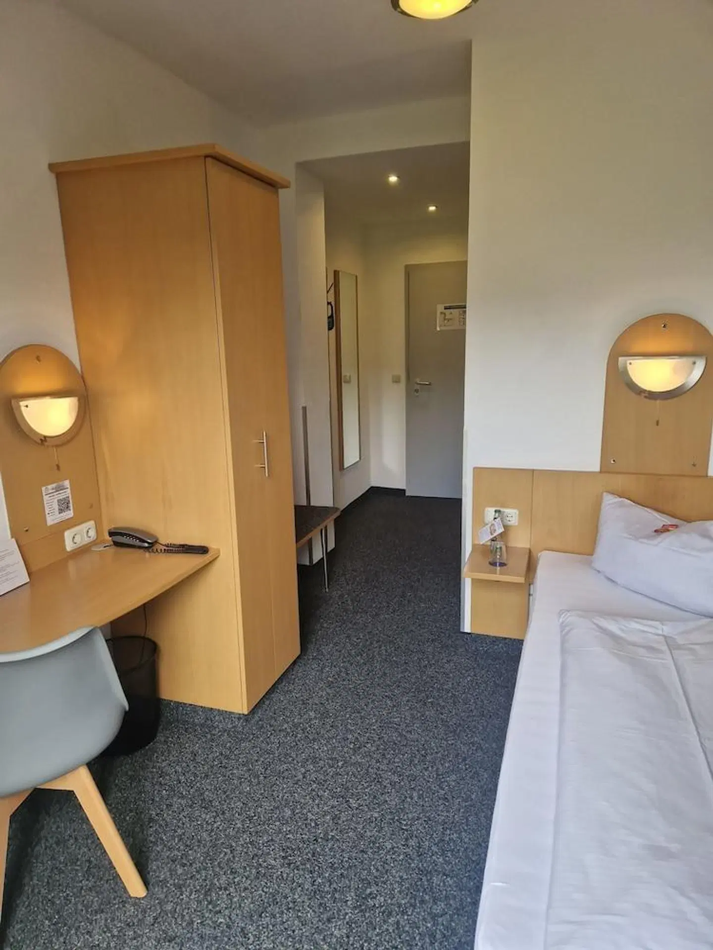 Regina ROOM_EXAMPLE