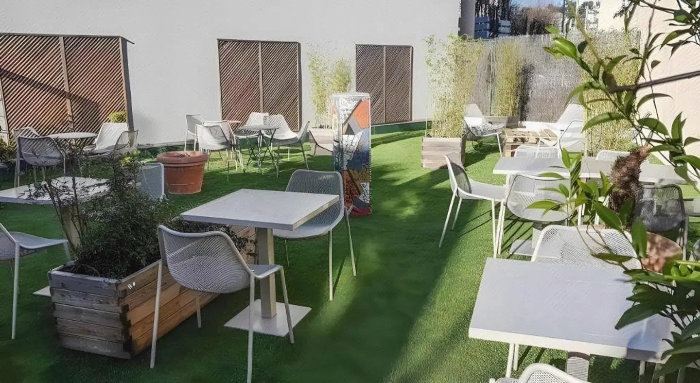 Esatitude Hôtel Terrasse