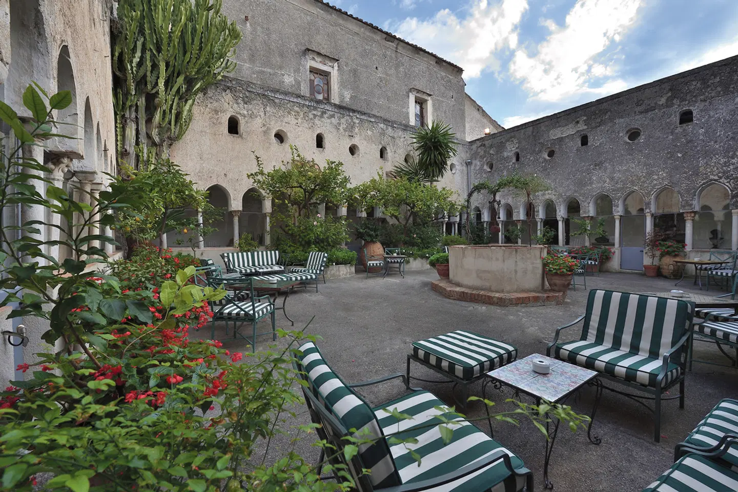 Luna Convento EXTERIOR