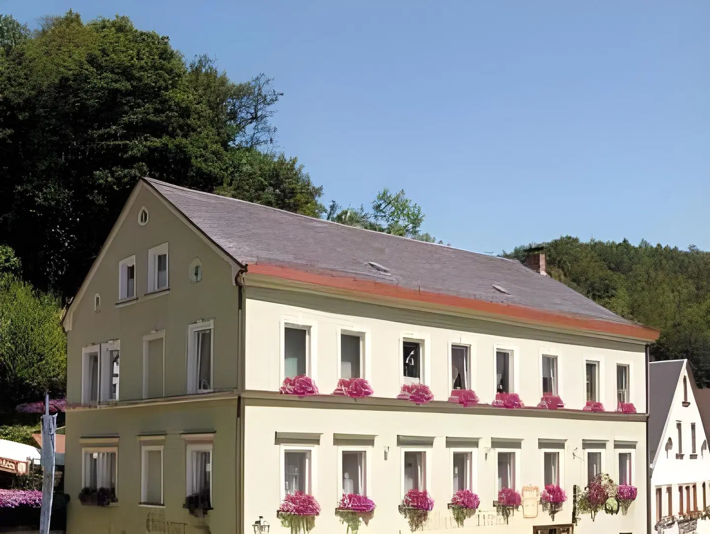 Goldener Hirsch EXTERIOR