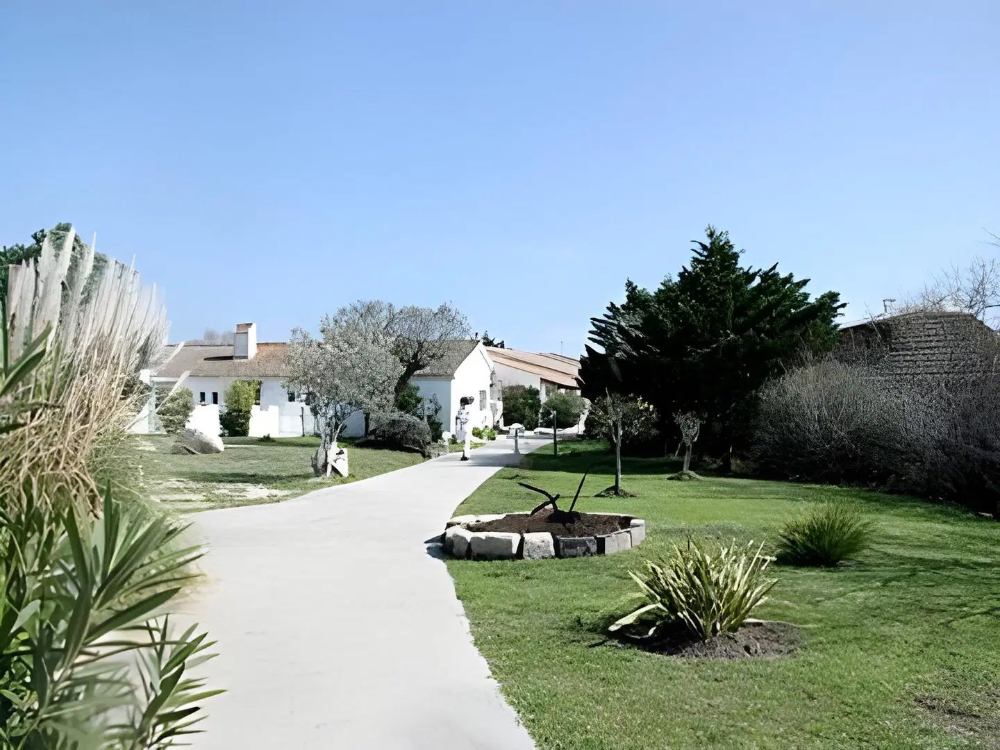Mas Des Salicornes Garten