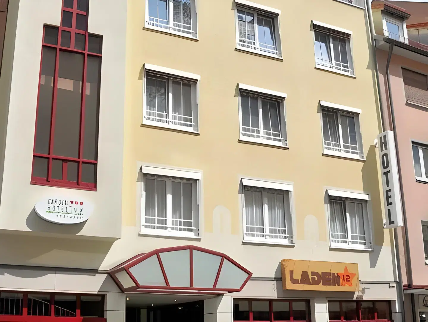 Garden-Hotel EXTERIOR