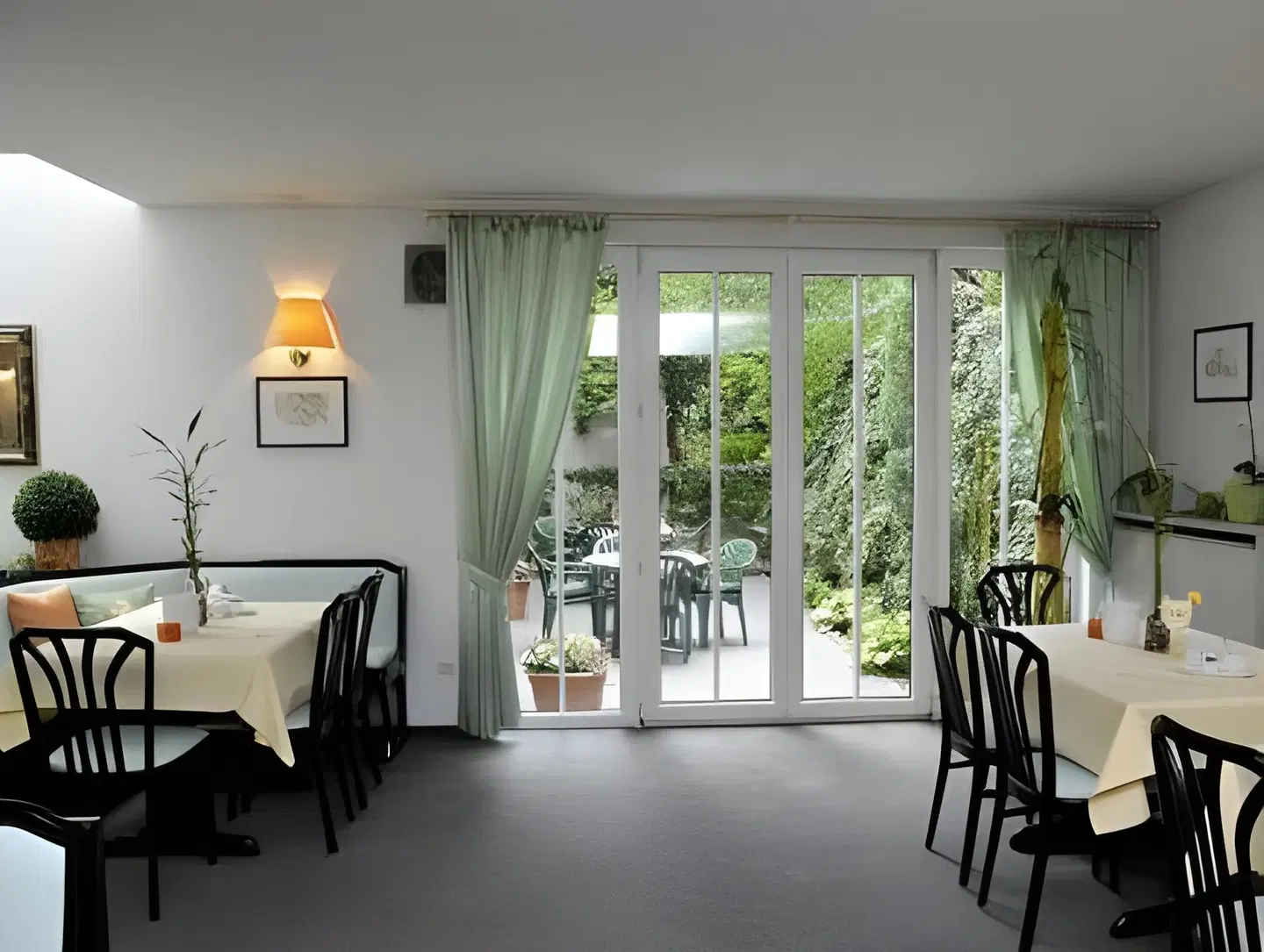 Garden-Hotel ROOM_EXAMPLE