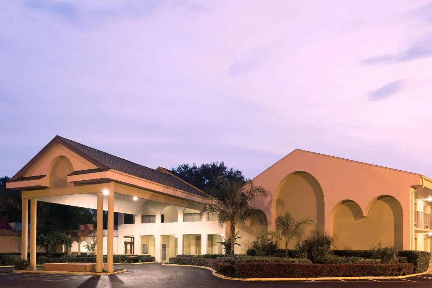 Days Inn by Wyndham Crystal River EXTERIOR