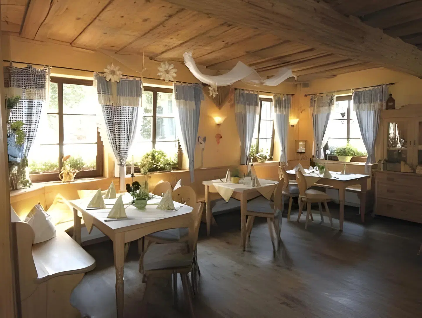 Augustin Restaurant