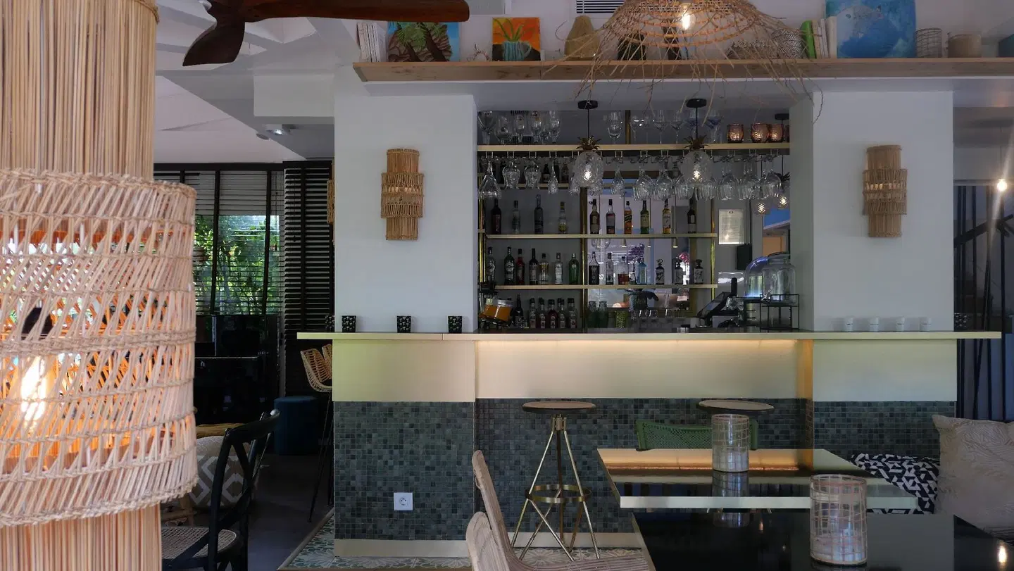 Hôtel La Piscine Bar
