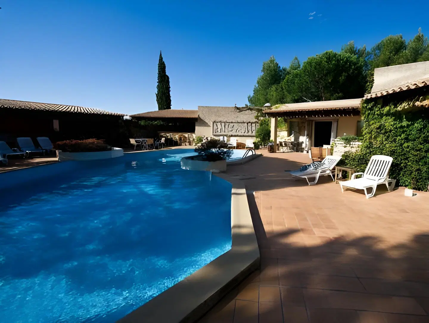 Le Devem De Mirapier OUTDOOR_POOL