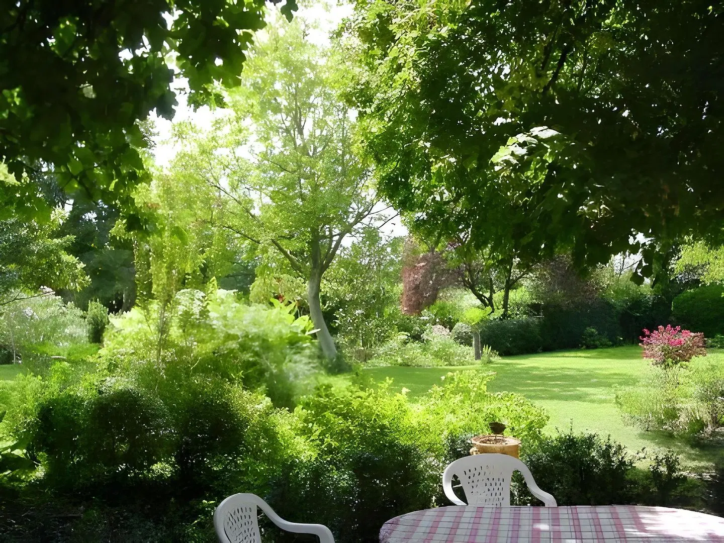 Le Mas Ferrand Garten