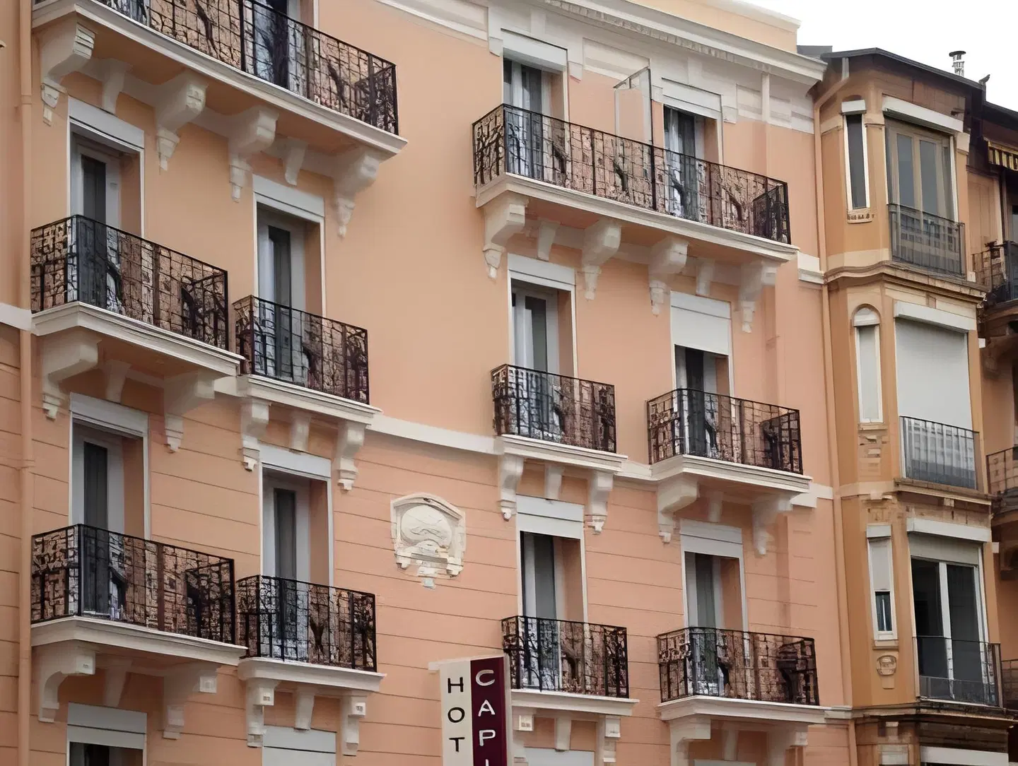 Hotel Capitole EXTERIOR