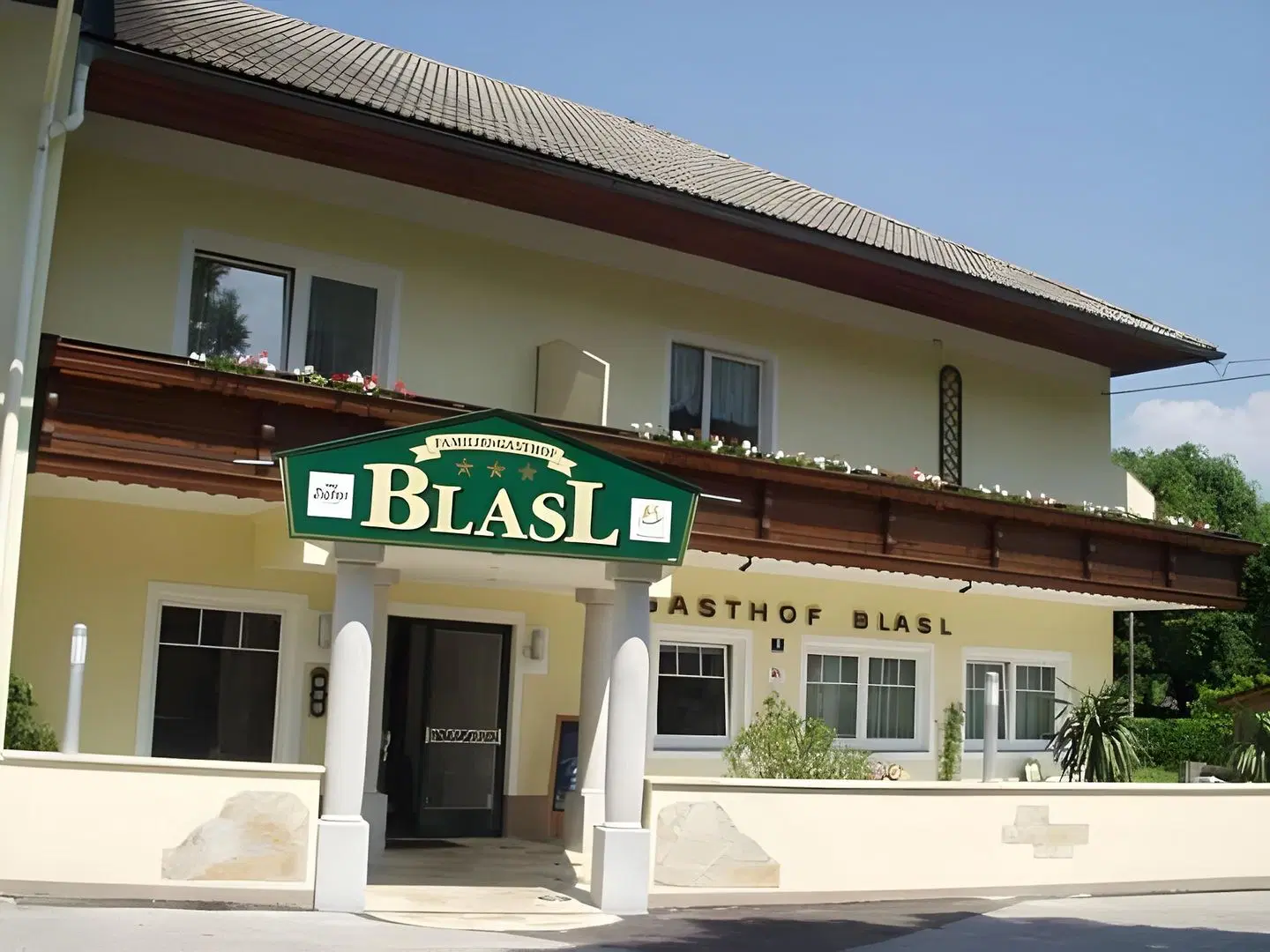 Blasl EXTERIOR