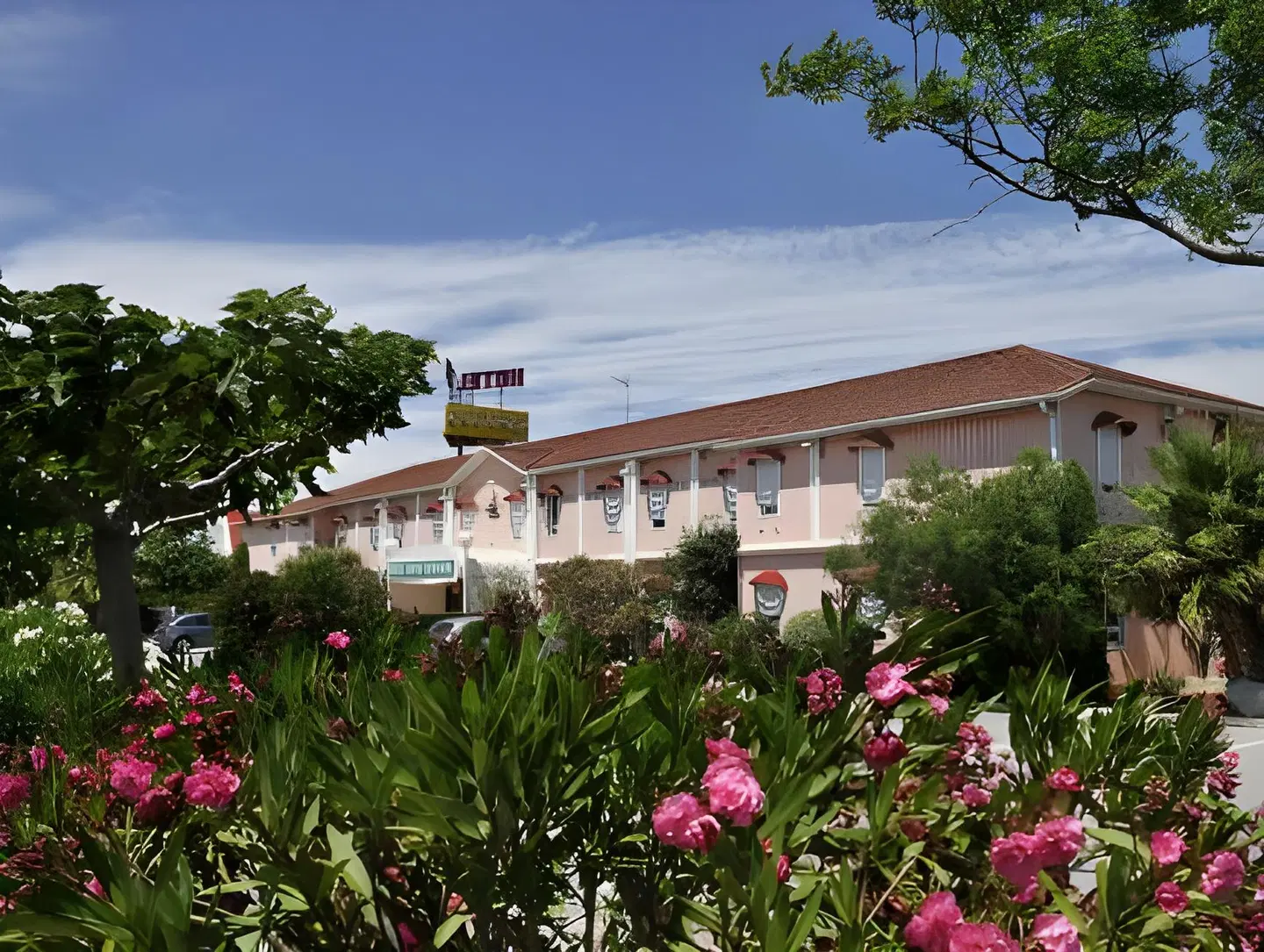 Brit Hotel Porte d'Espagne EXTERIOR