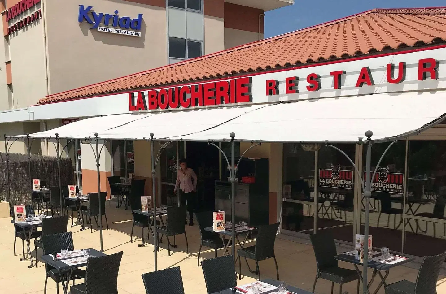 Kyriad Aix Les Milles - Plan de Campagne EXTERIOR