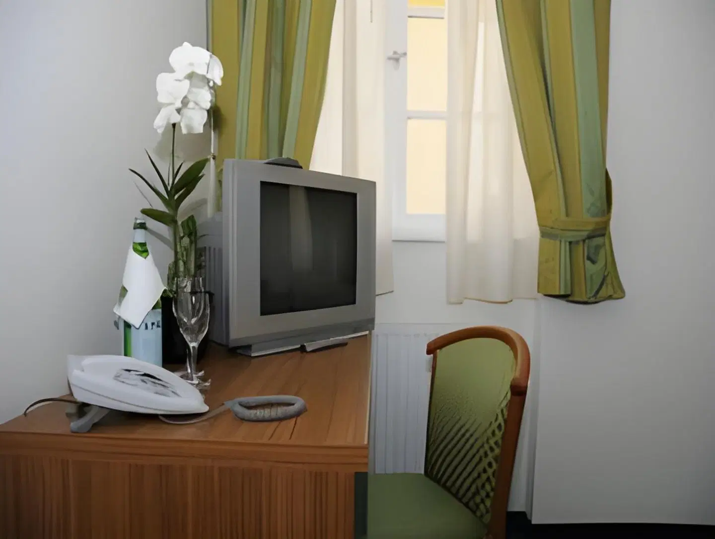 Europa ROOM_EXAMPLE