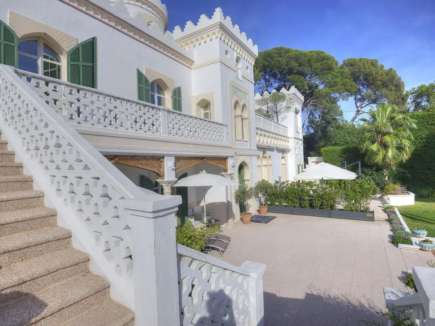 La Villa Mauresque Chateaux EXTERIOR