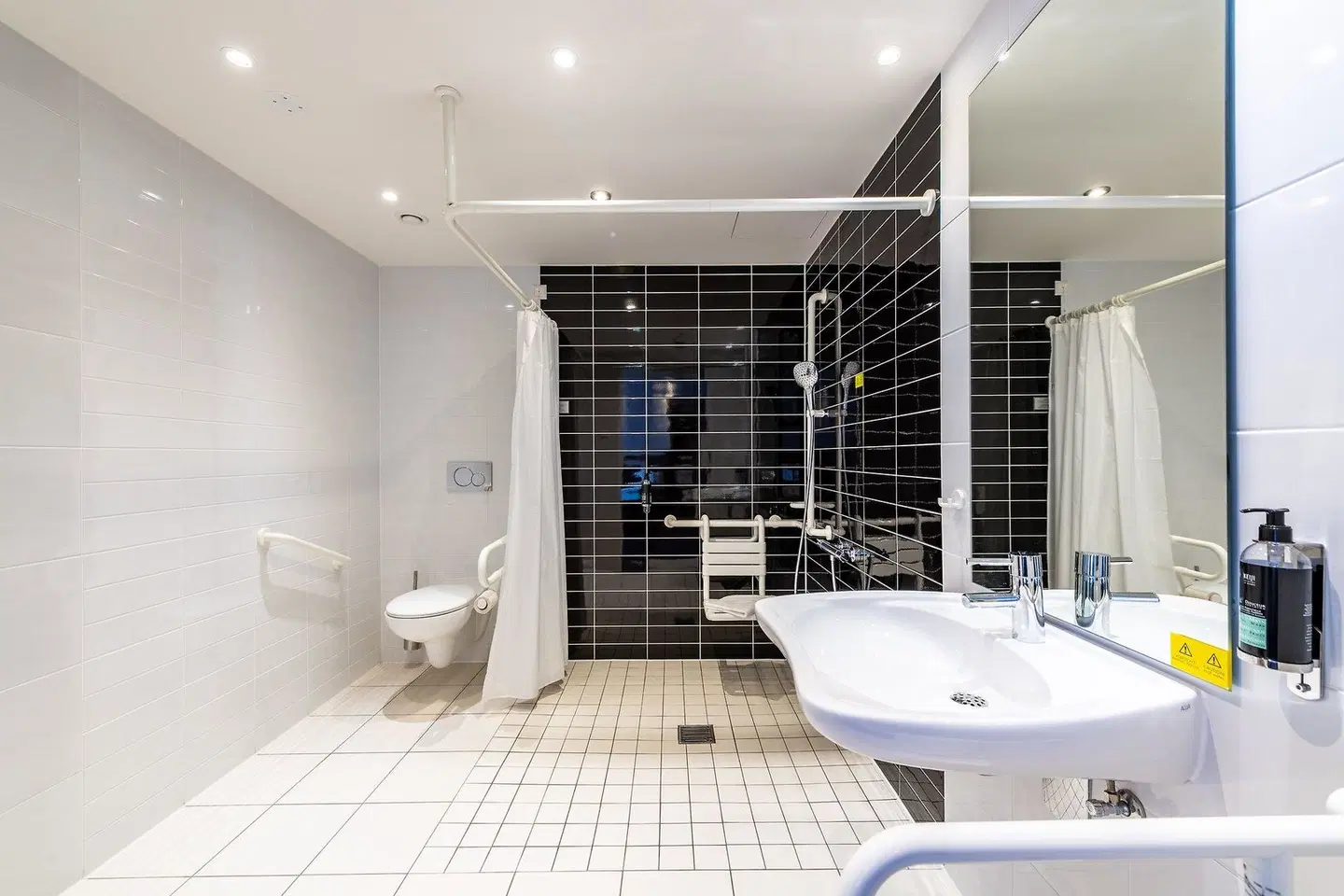 Premier Inn Nürnberg City Centre Hotel HEALTH_BEAUTY