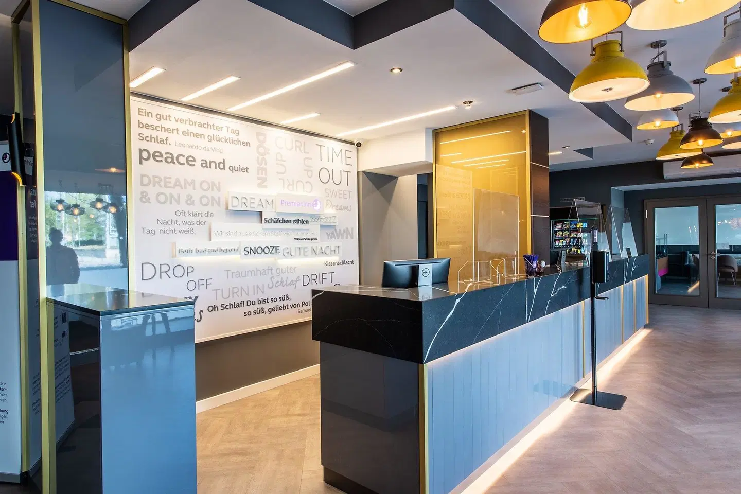 Premier Inn Saarbrücken City Centre Hotel LOUNGE_LOBBY