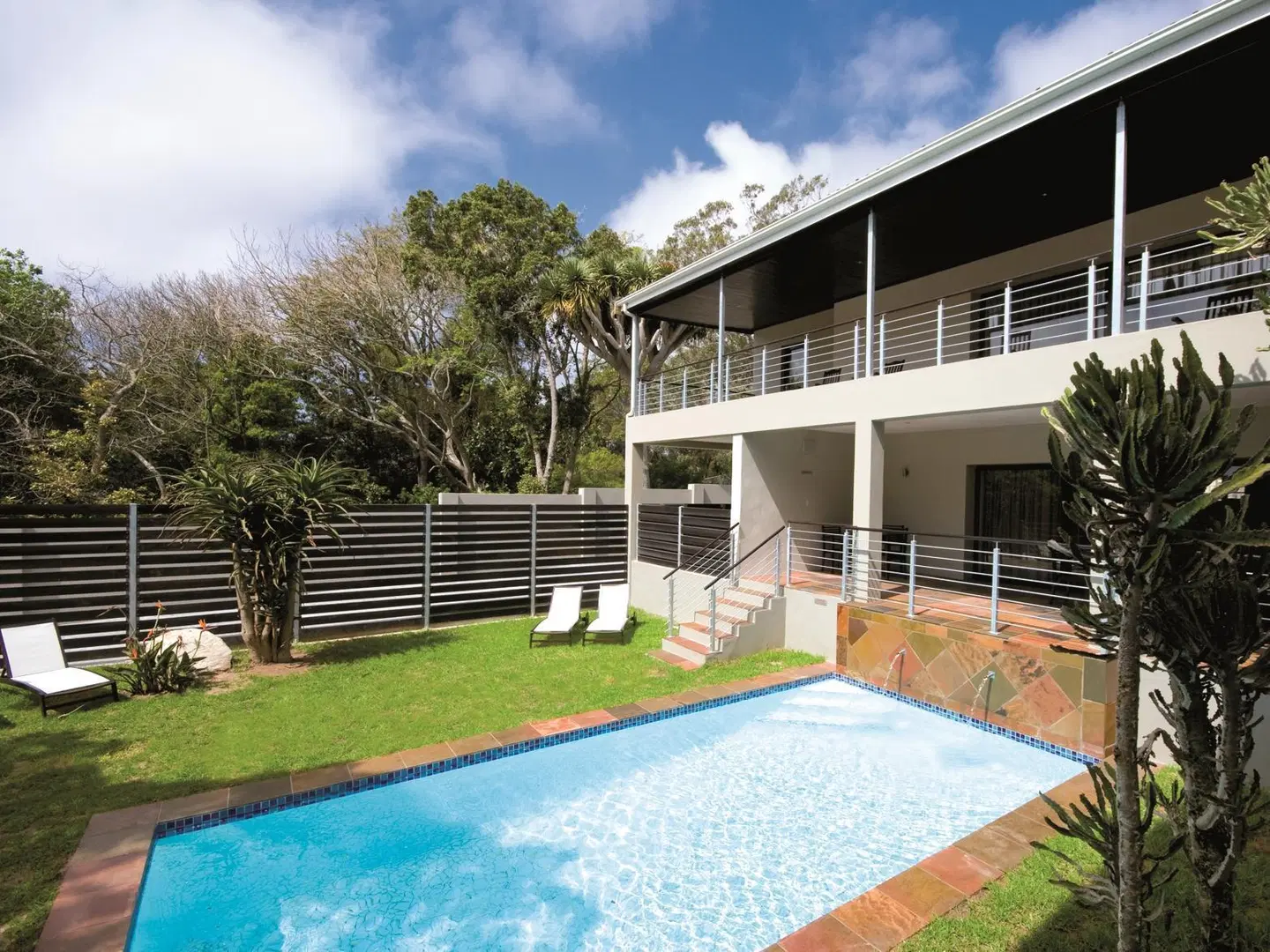 The Hub Boutique Hotel EXTERIOR