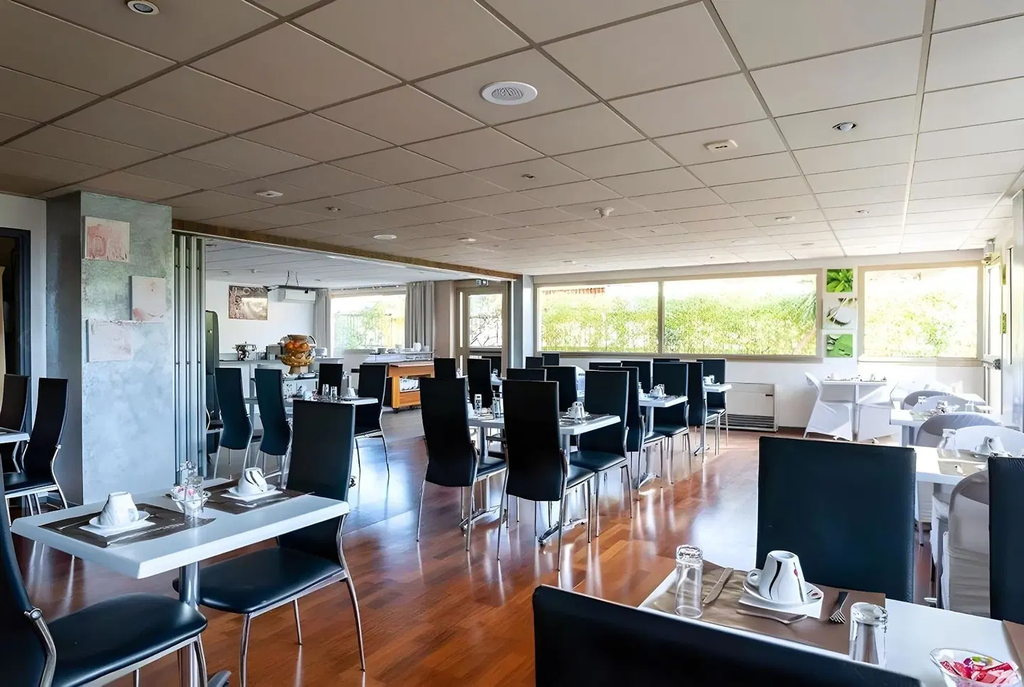 Adonis Cannes Hôtel Thomas Konferenz