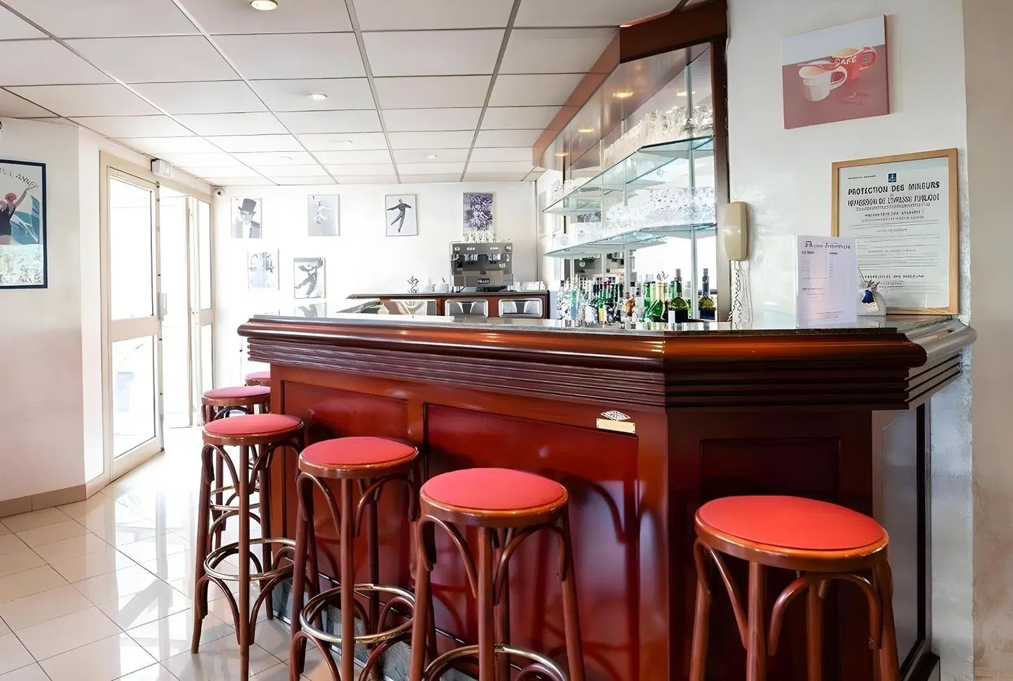 Adonis Cannes Hôtel Thomas Bar
