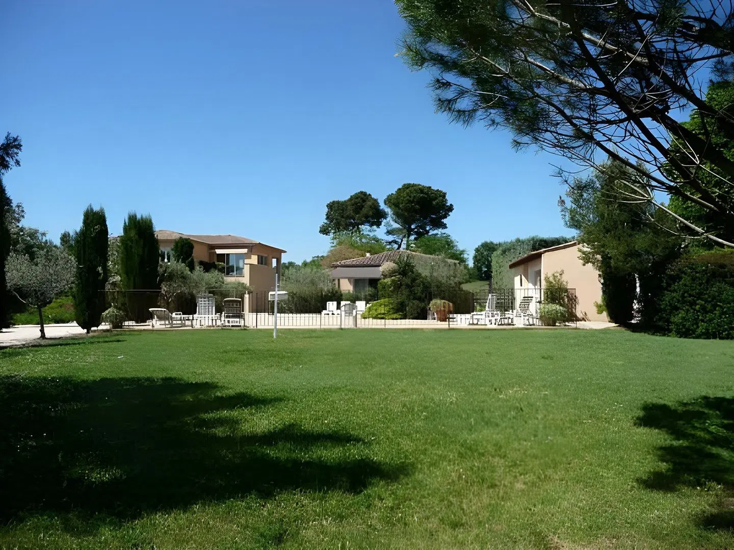Résidence Les Peupliers Garten
