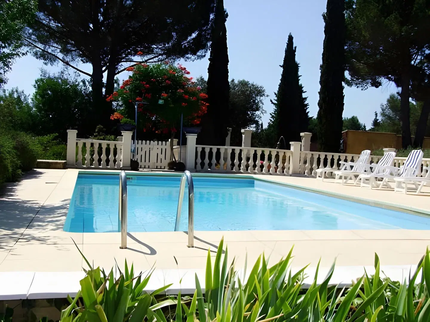 Motel Le Clos De La Cerisaie OUTDOOR_POOL