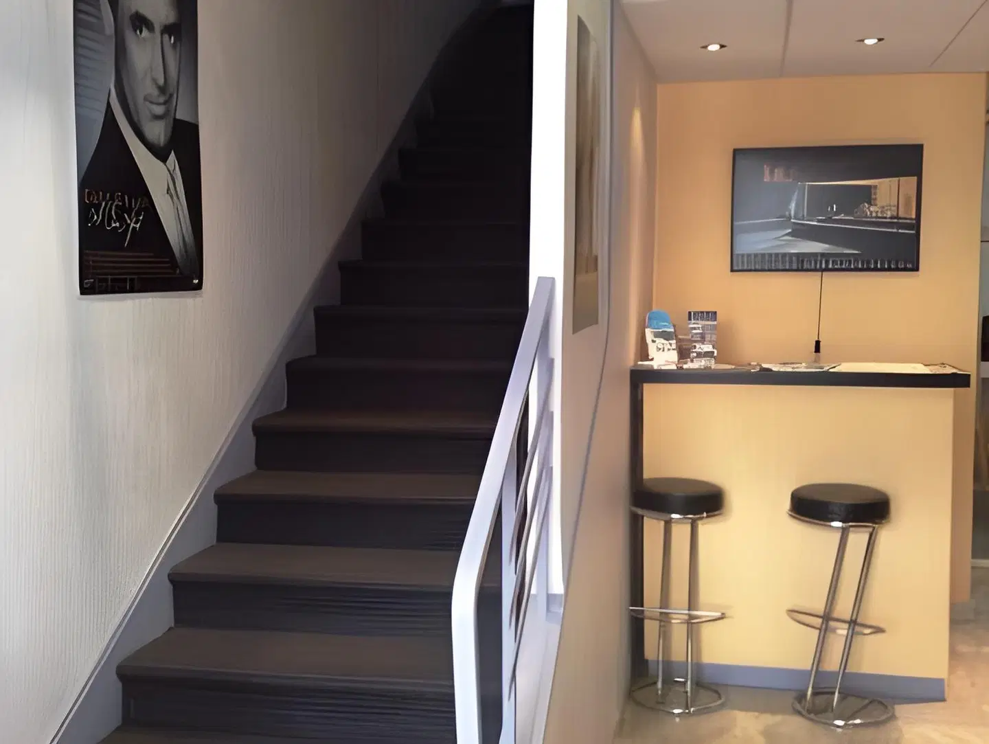 Modern Waikiki Hotel ROOM_EXAMPLE