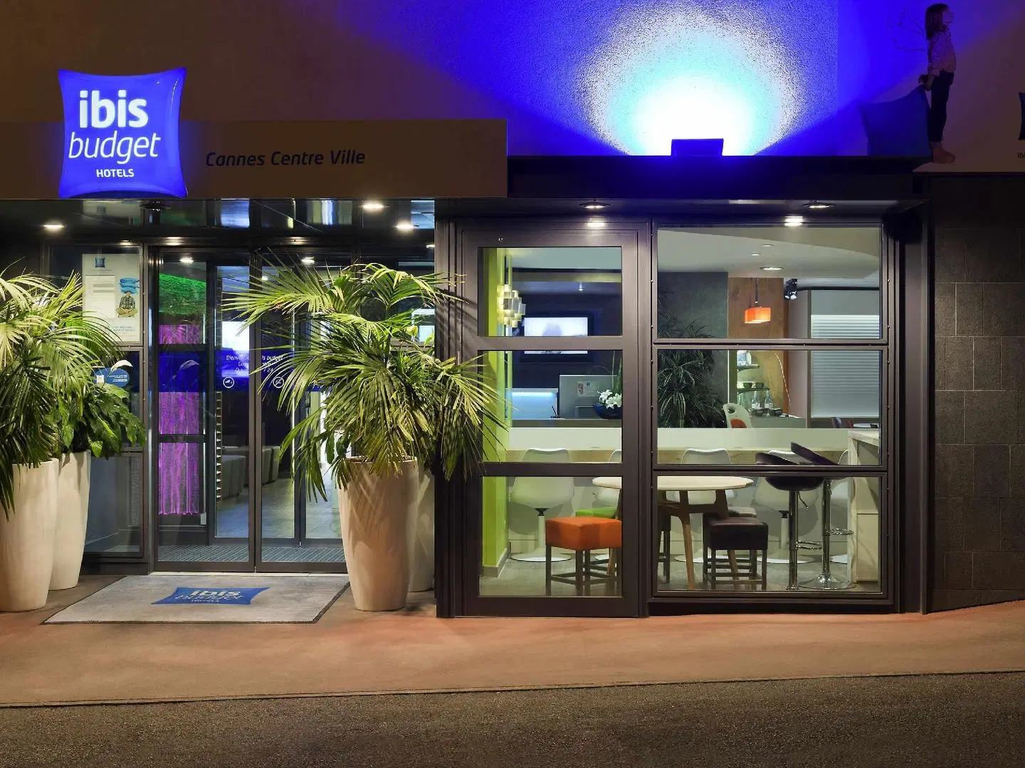ibis budget Cannes Centre-Ville EXTERIOR