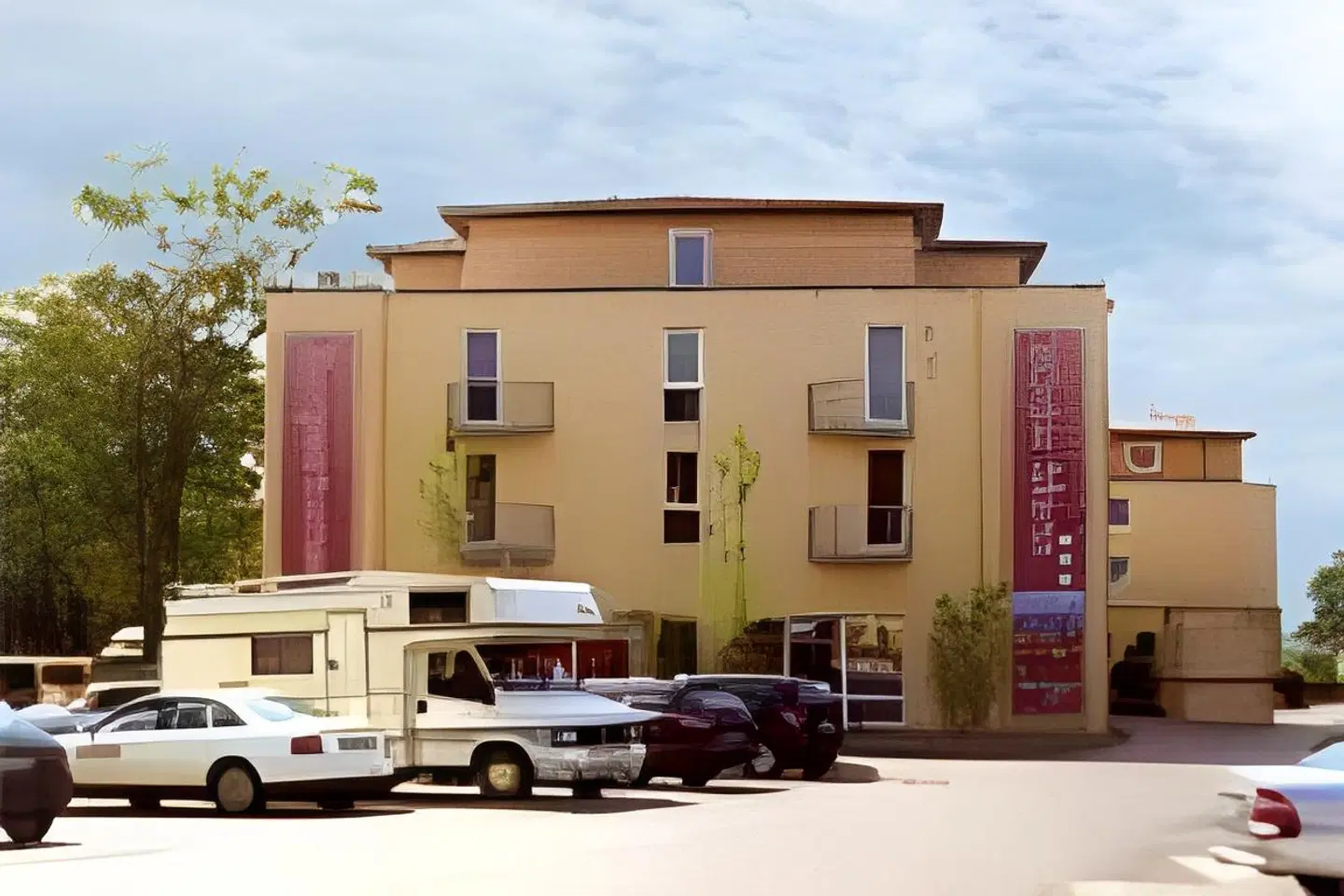 Wilder Mann EXTERIOR