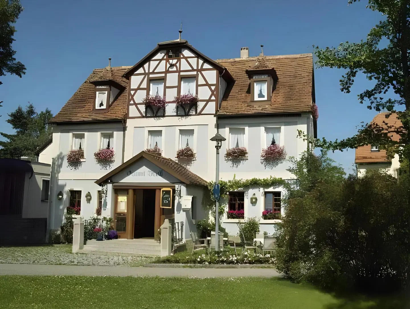 Bezold EXTERIOR