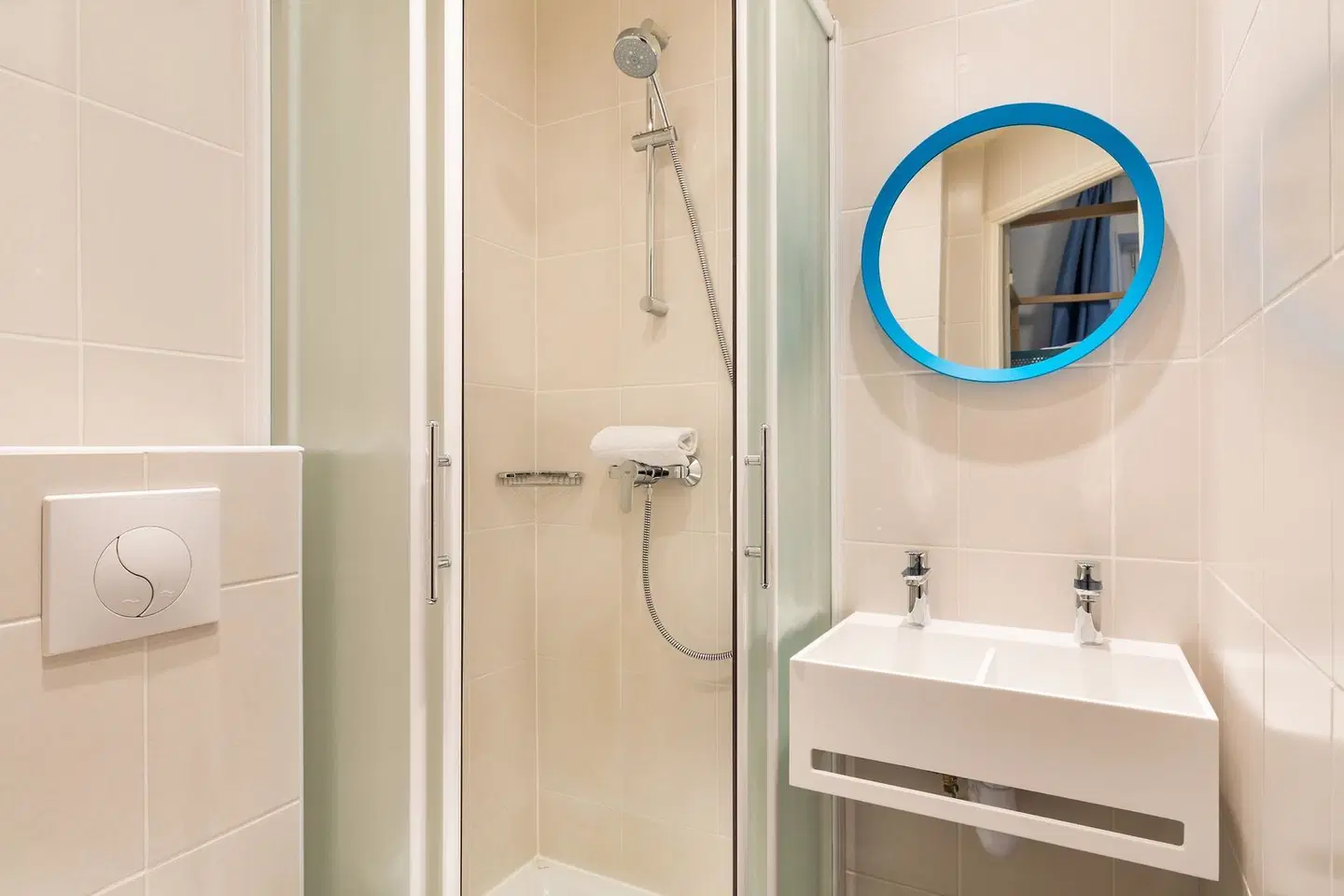 Hôtel OZZ By Happyculture Badezimmer