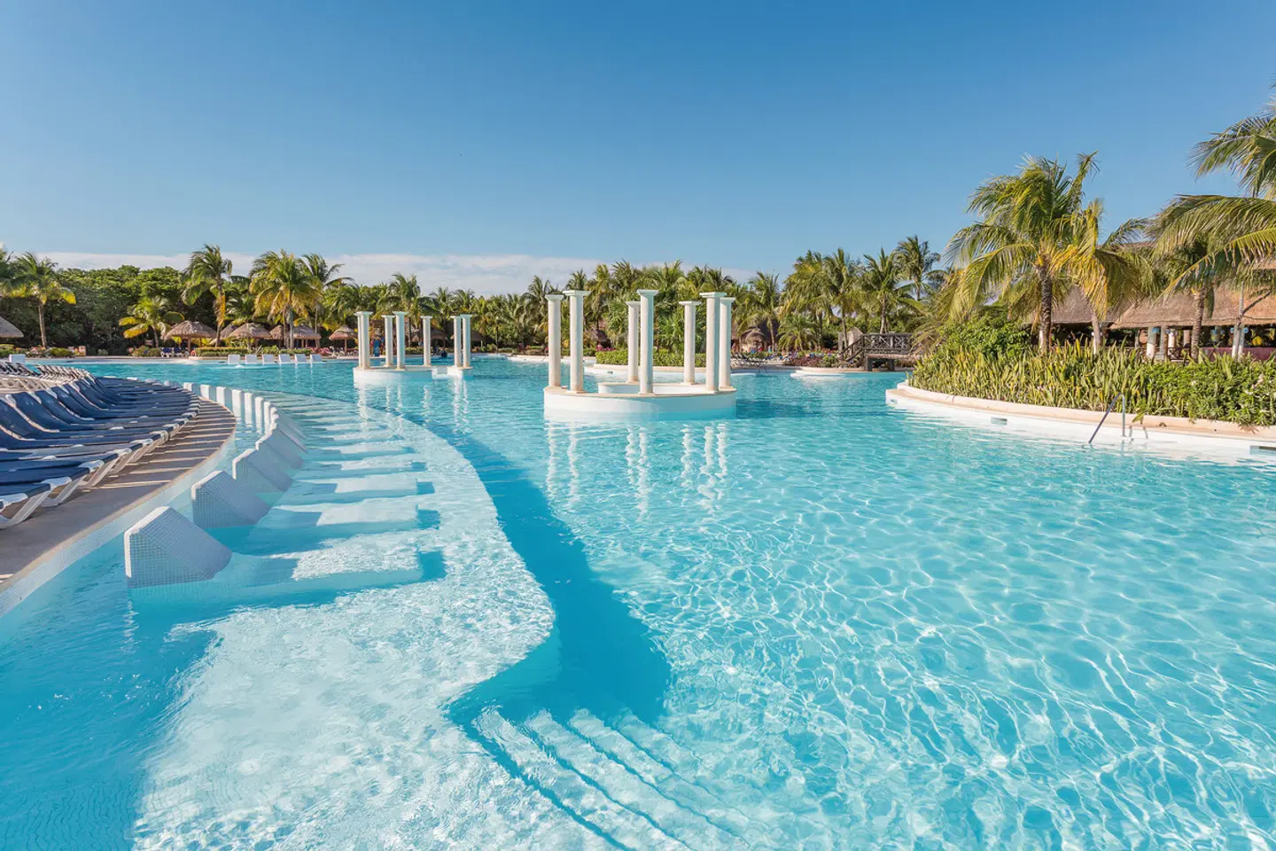 Grand Palladium Kantenah Resort & Spa OUTDOOR_POOL