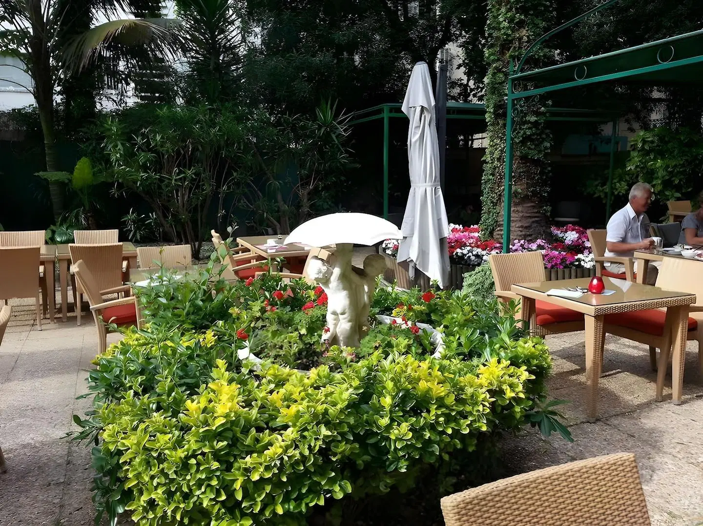 L'Oasis Nice Garten