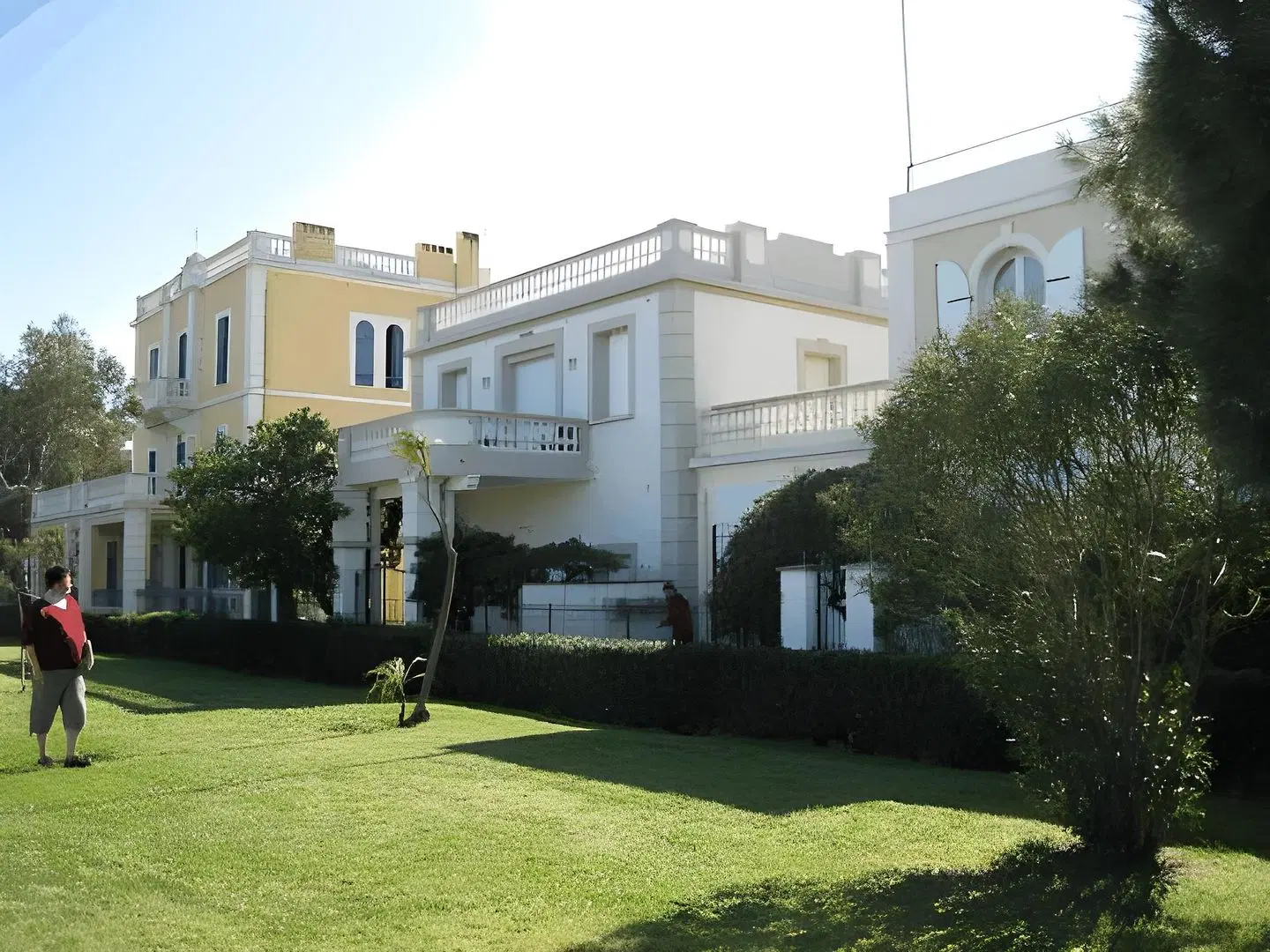 Acapella EXTERIOR