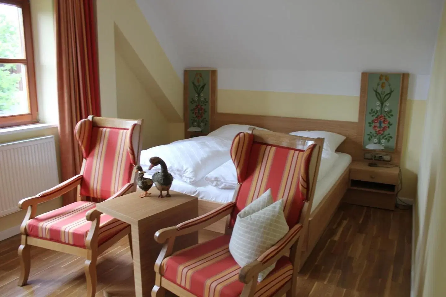 Haueis ROOM_EXAMPLE