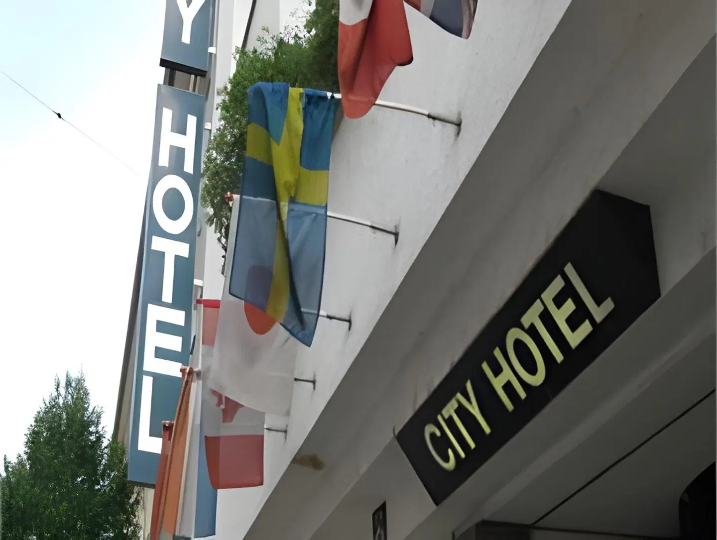 City Hotel & Dom Hotel EXTERIOR