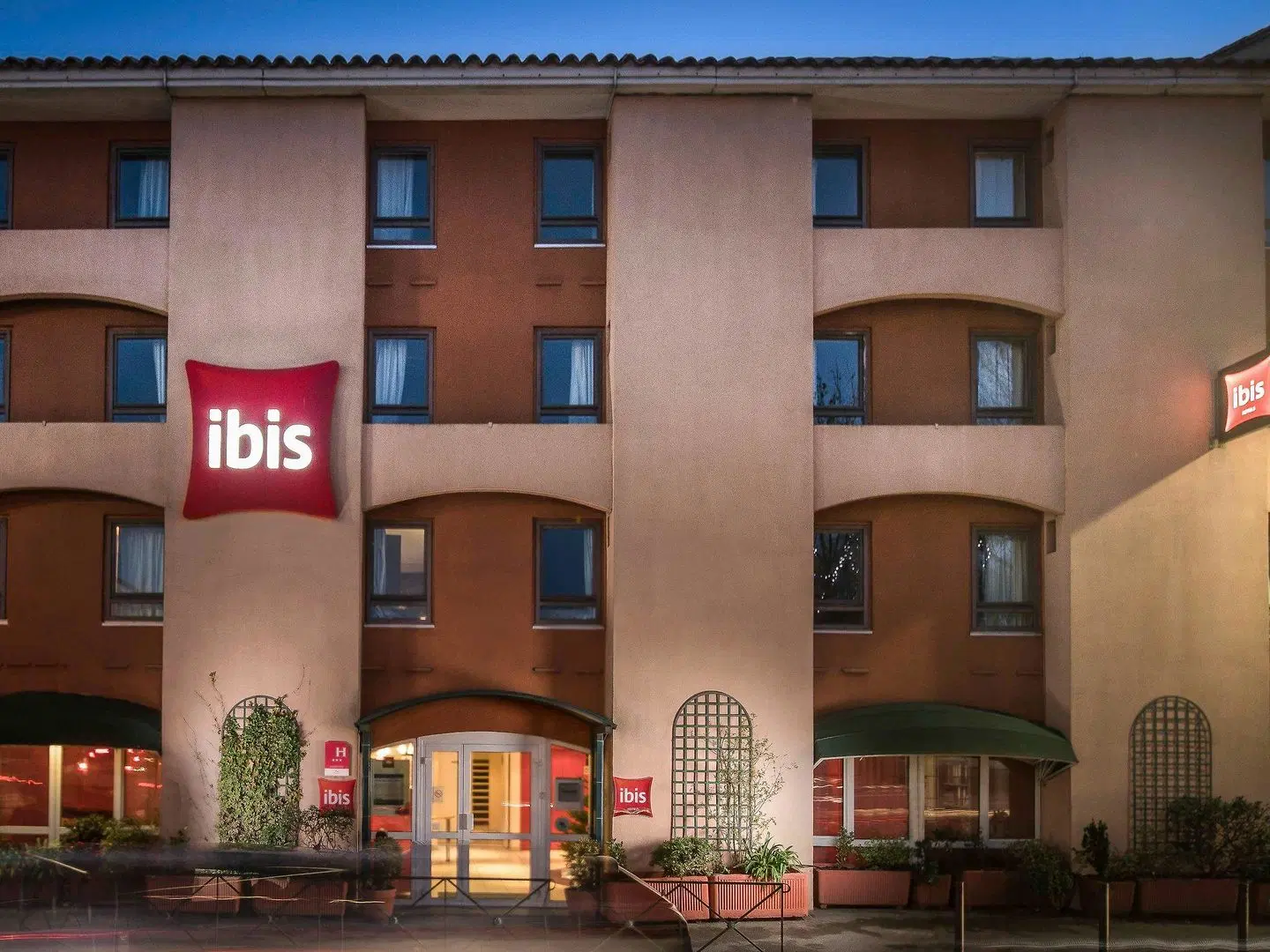 ibis Carcassonne Centre La Cité EXTERIOR