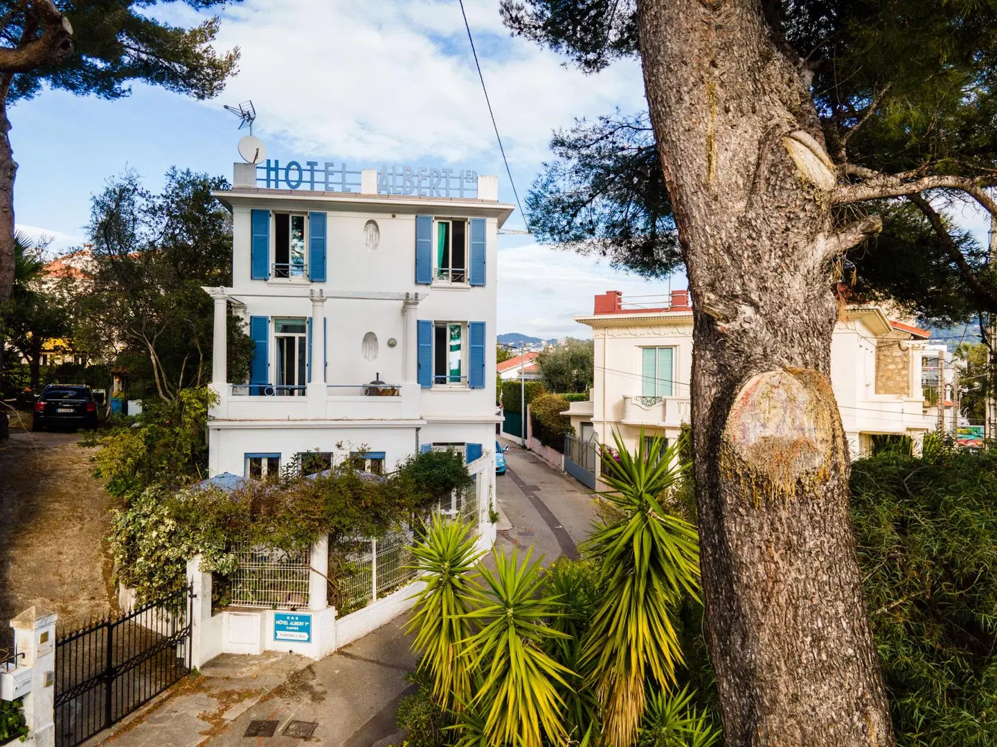 Albert 1er EXTERIOR