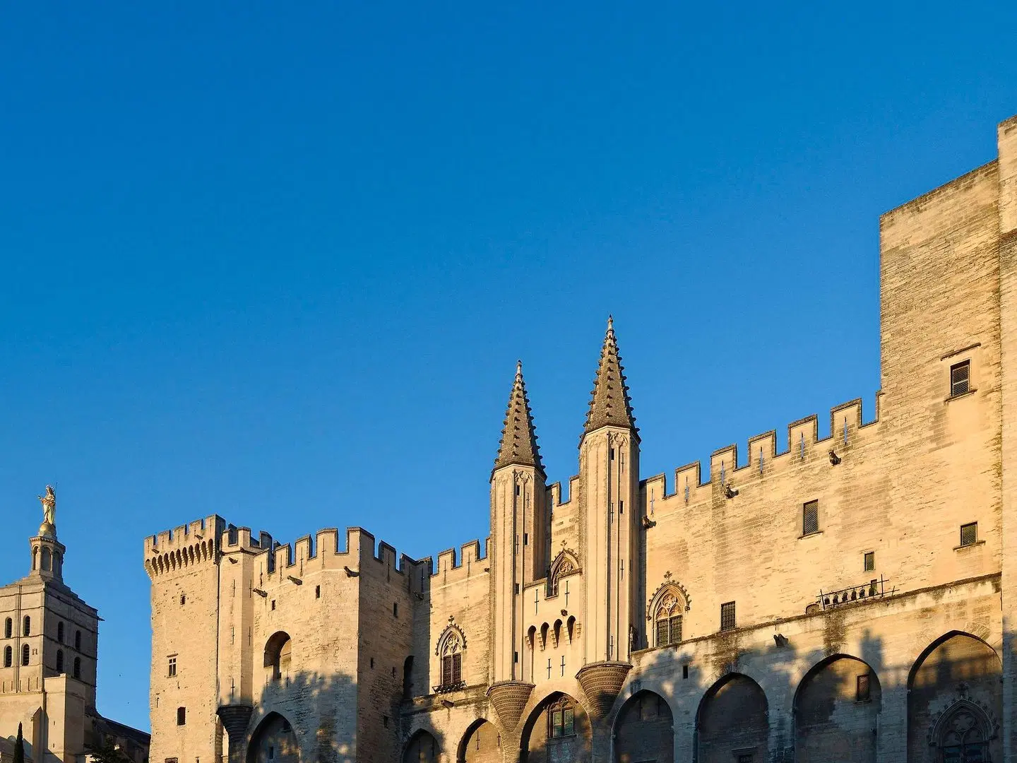 Kyriad Avignon Courtine Gare TGV EXTERIOR