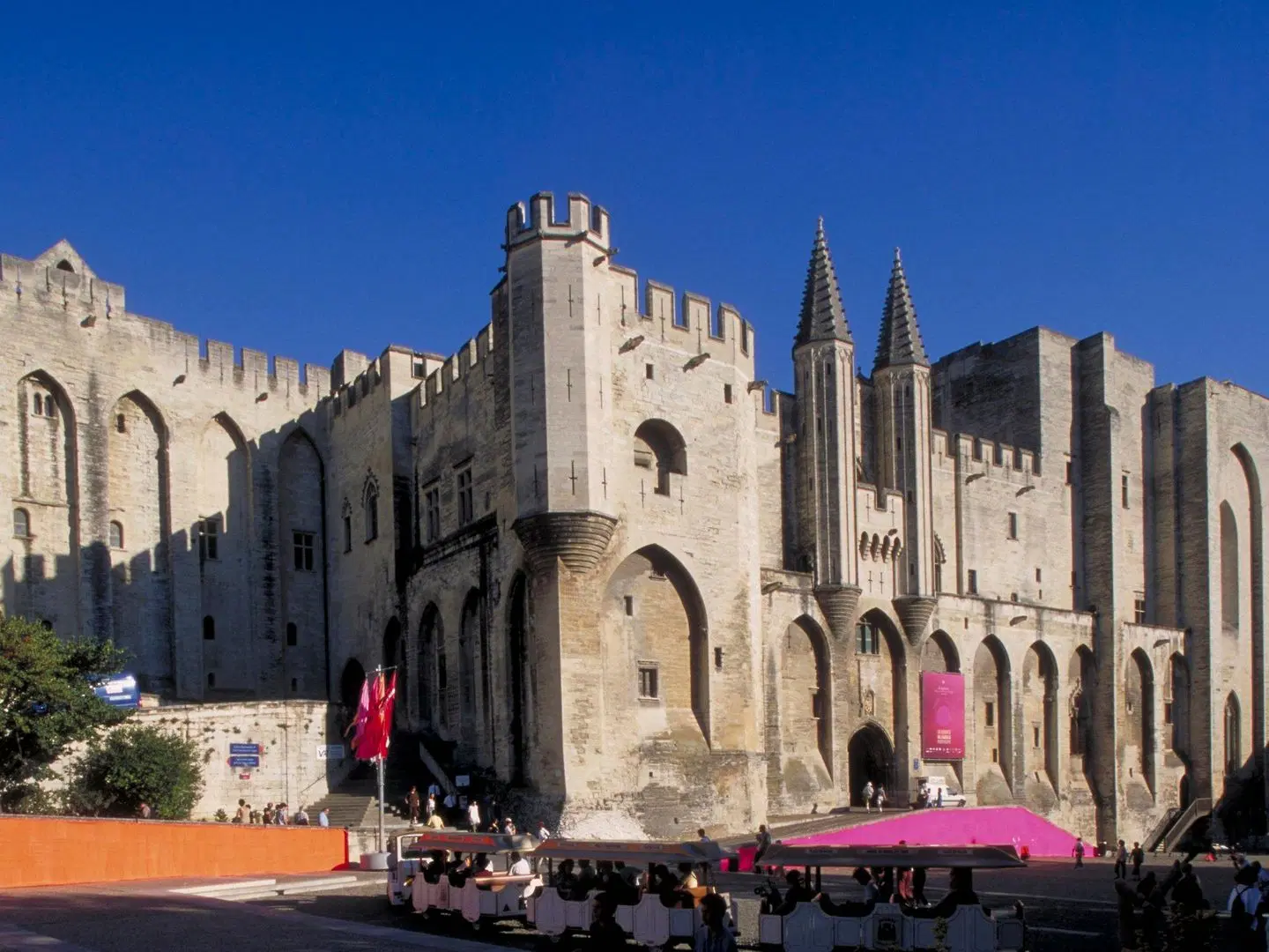 Kyriad Avignon Courtine Gare TGV EXTERIOR
