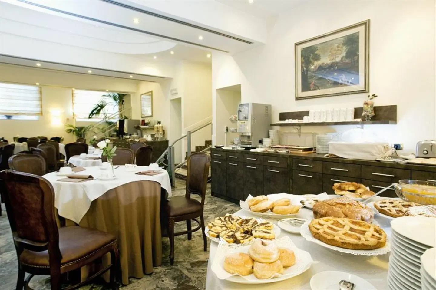 Pinewood Hotel Rome Restaurant