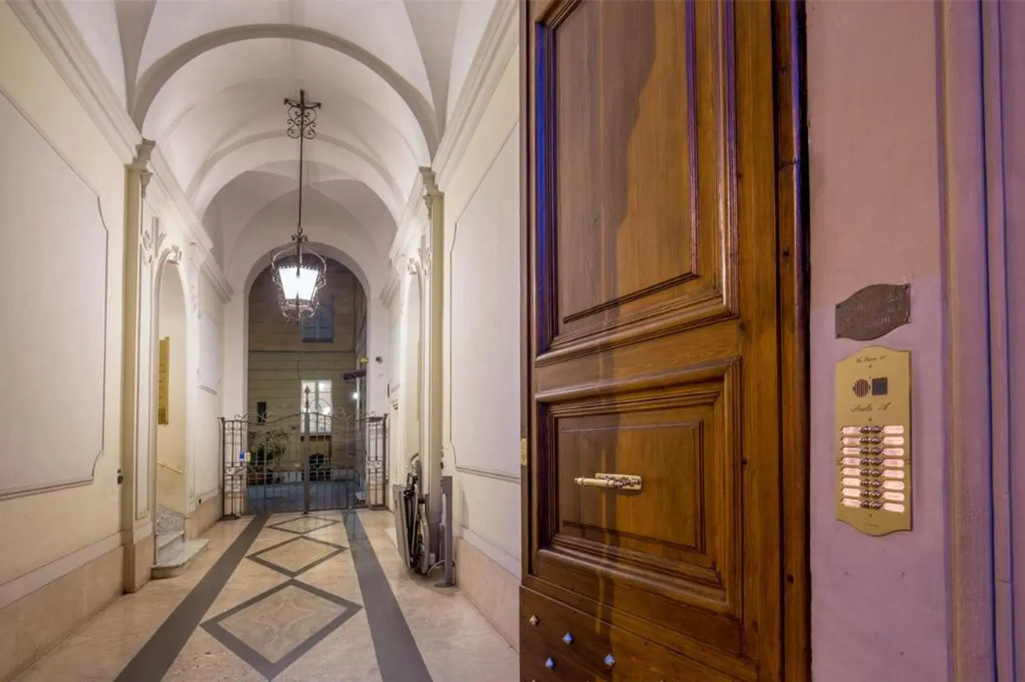 Courtyard Rome Suite HEALTH_BEAUTY