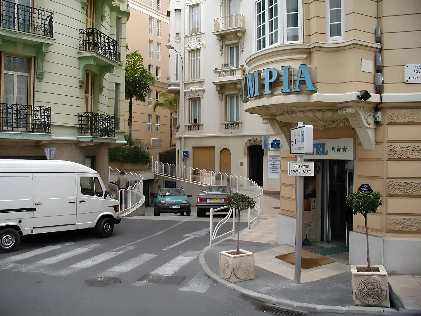 Hotel Olympia EXTERIOR