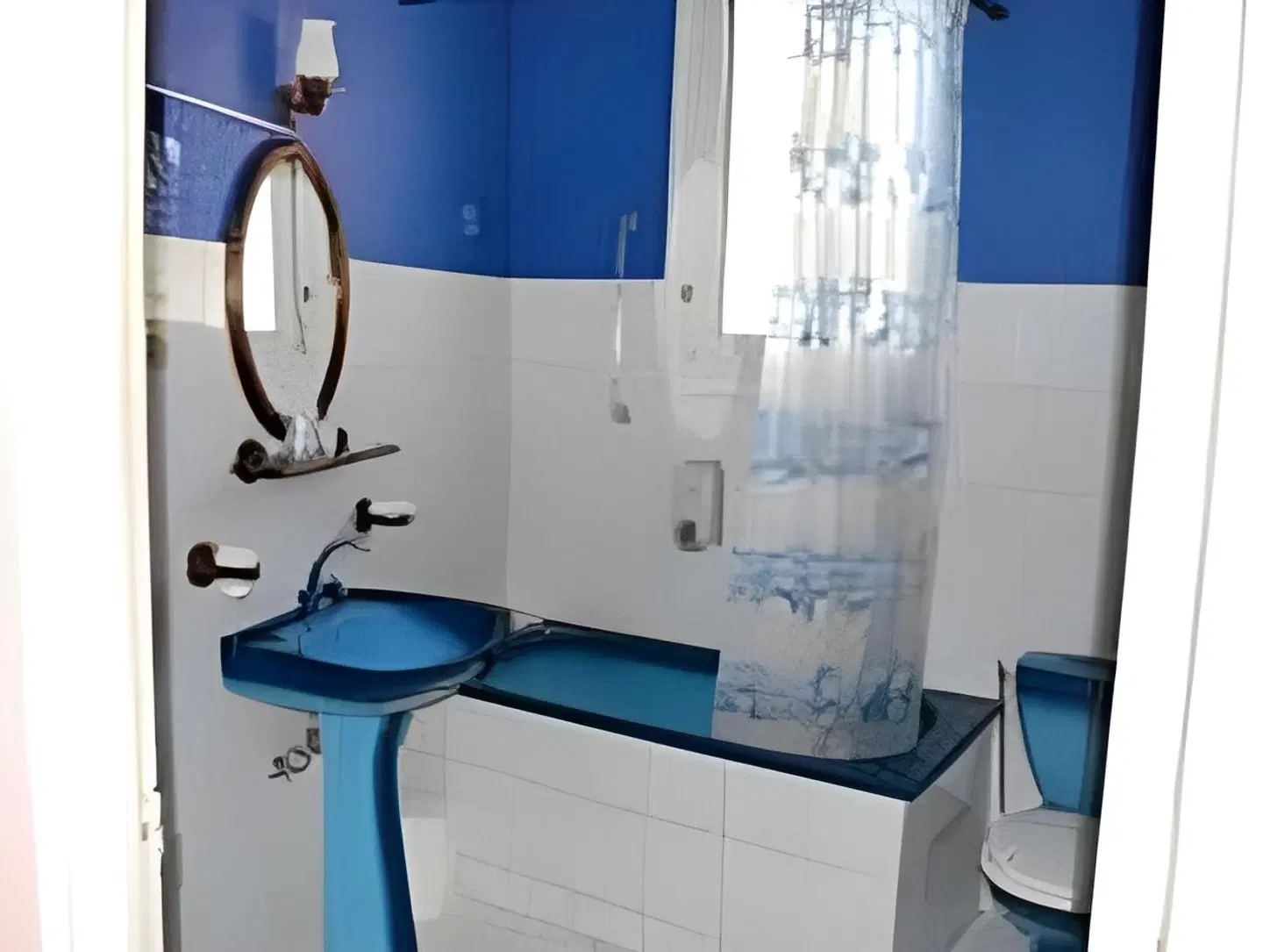 Azur Badezimmer